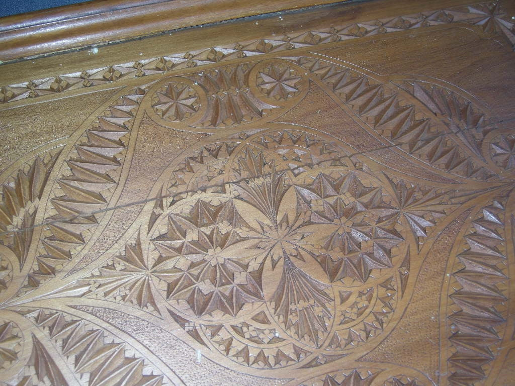 dienbladen 001. houtsnijwerk