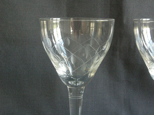 glas - kristal Maastricht Sumatra Vrijheid 001b. Set van 2 glazen op steel O7 cm., hoogte 14,5 cm.