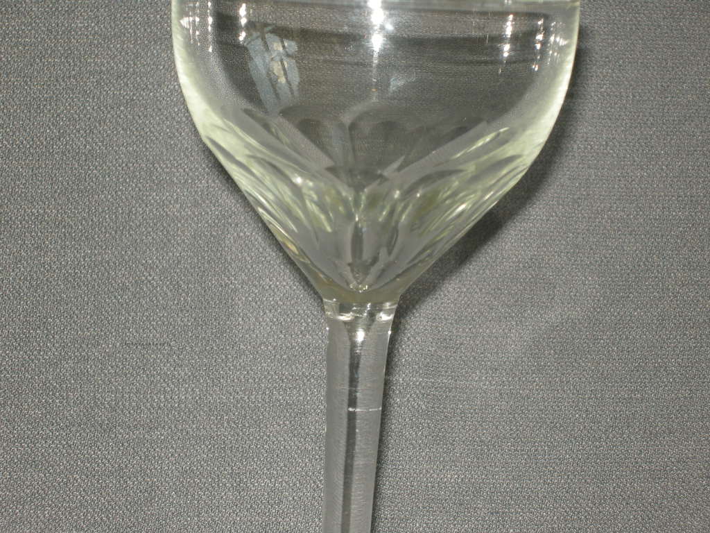 glas - kristal diverse glazen 002. 4 glazen met glad been en lotusfacetten in kelk
