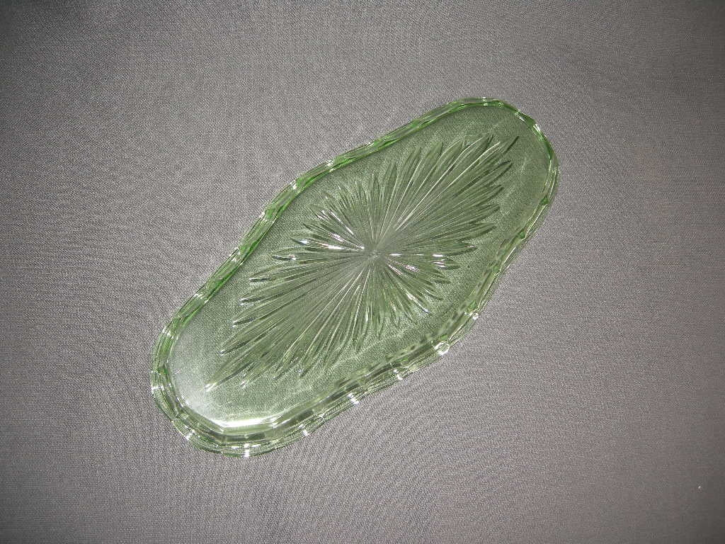 glas - kristal annagroen 001. schaaltje 25 x 12 x 2 cm.