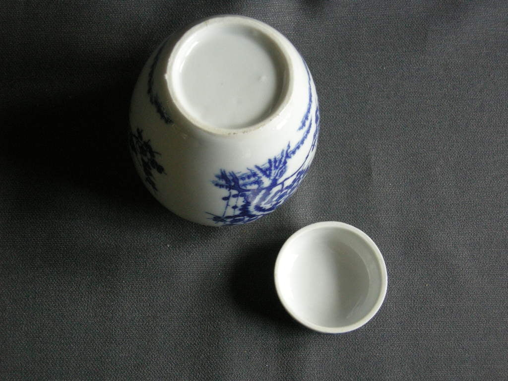 Diverse gemberpotten 002. wit - blauw