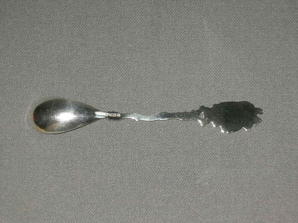 Gero verzilverd Nederlandse symbolen + steden 002. koffielepeltje met boer en boerin