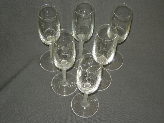 glas - kristal diverse glazen 003b. 6 champagneglazen met wit been