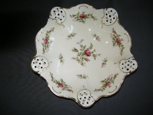 Rosenthal Moliere Moosrose 2984 003. presenteerschaal O23 cm., hoogte 6,5 cm.