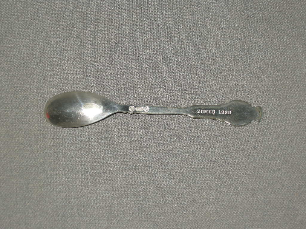 Gero verzilverd AVRO 003. letterlepeltje T