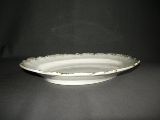 Petrus Regout wit - goud 003. vleesschaal