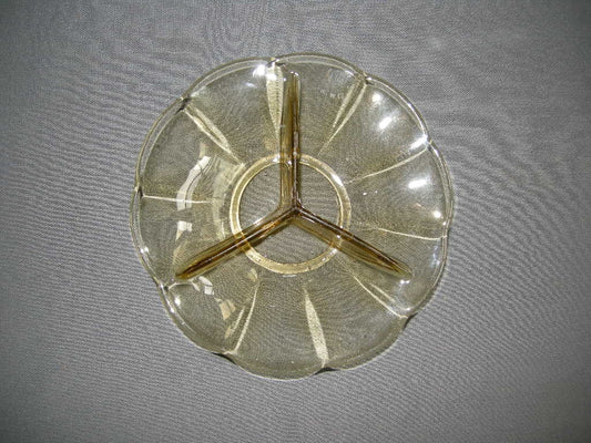 glas - kristal geel 004. 3-vakschaaltje