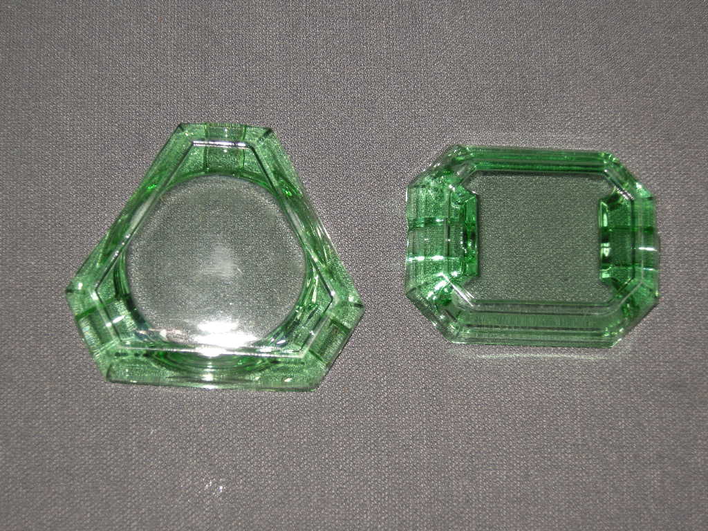 glas - kristal annagroen 005. 2 asbakjes