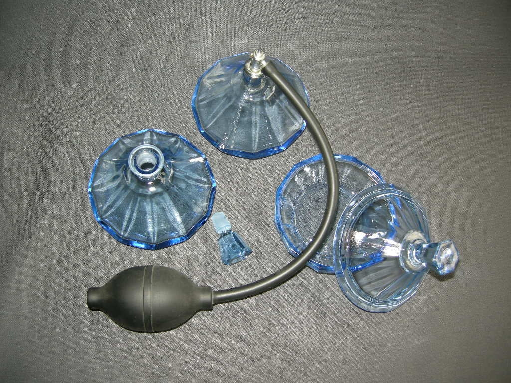 glas - kristal lichtblauw glas 006. 3-delige kaptafelset