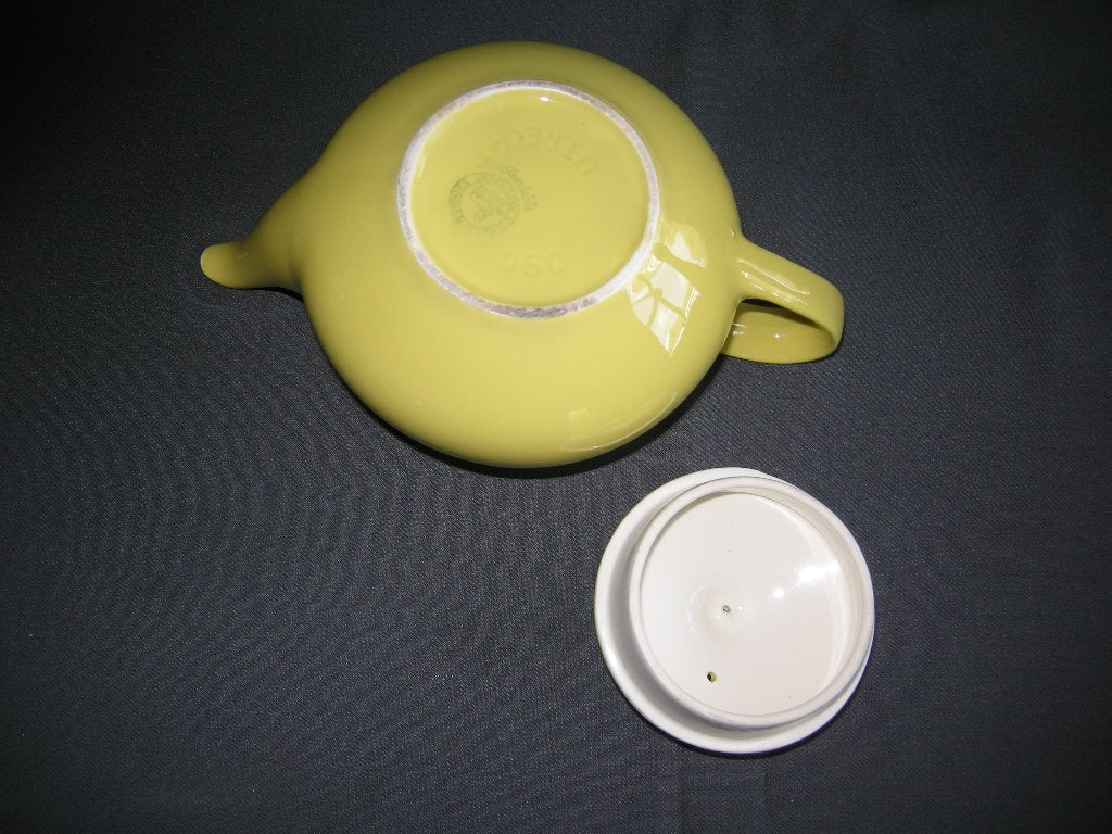 Petrus Regout / Royal Sphinx fel geel 006. theepot Utrecht 0,85 ltr.