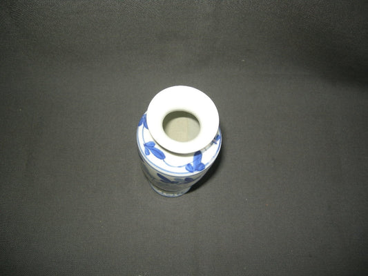 diverse serviesdelen 007. vaasje wit - blauw