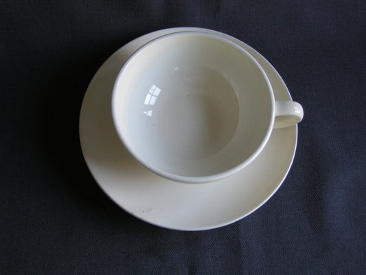 Societe Ceramique roomwit 008. kop & schotel