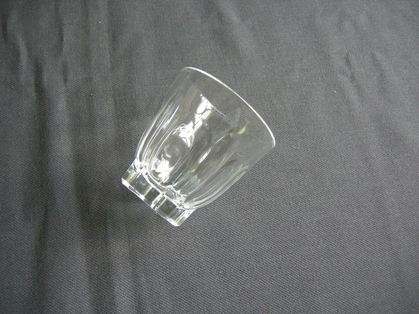 glas - kristal diverse glazen 009. 8 kleine glaasjes