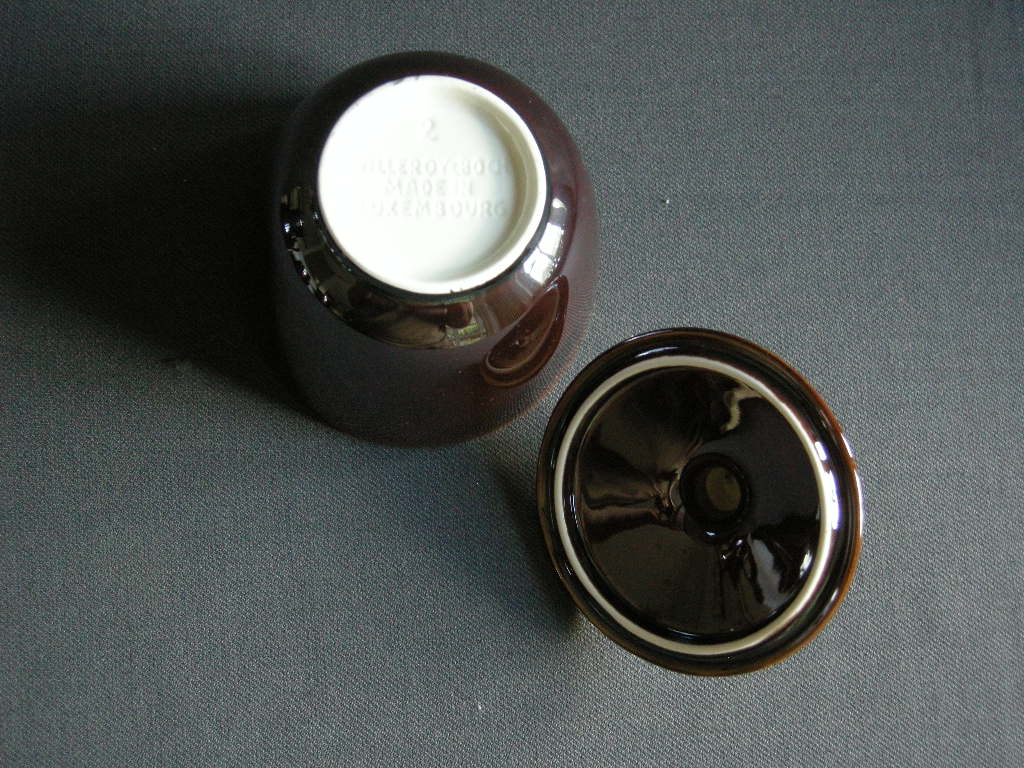 Villeroy & Boch bruin 009. suikerpot nr. 2