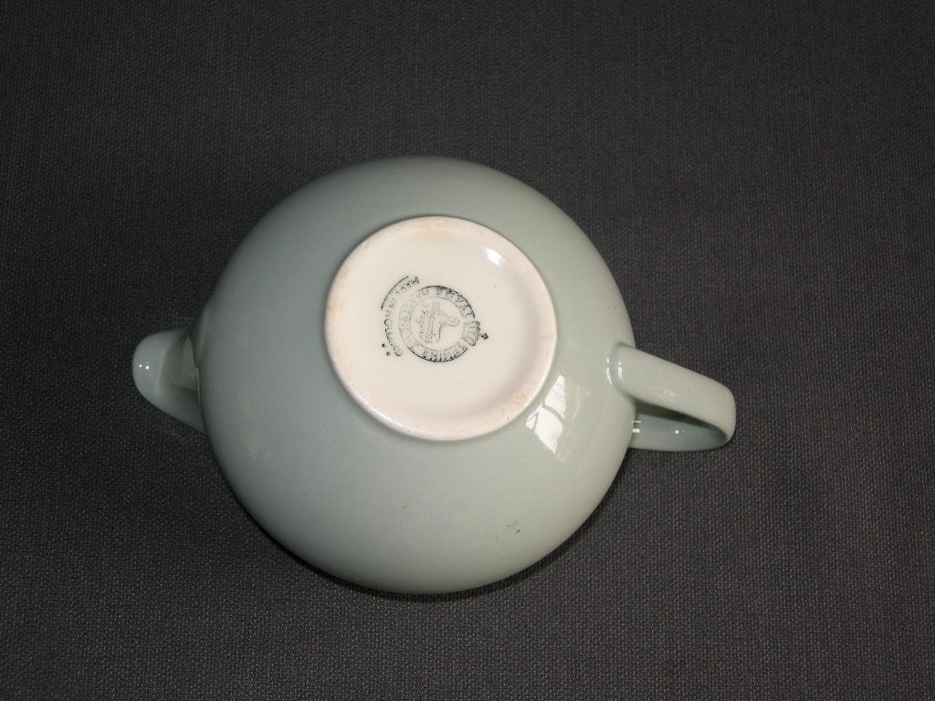 Petrus Regout pastel celadon 009. melkkannetje