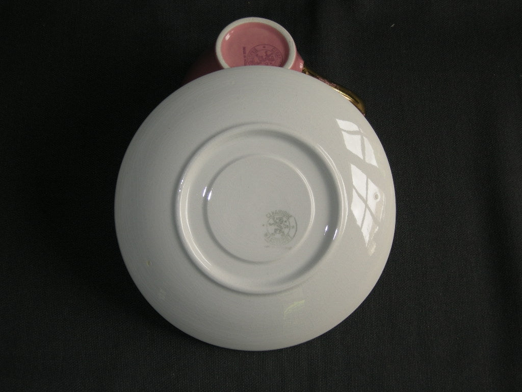 Petrus Regout / Royal Sphinx pastel rose 011. kop & schotel met goudkleurige rand