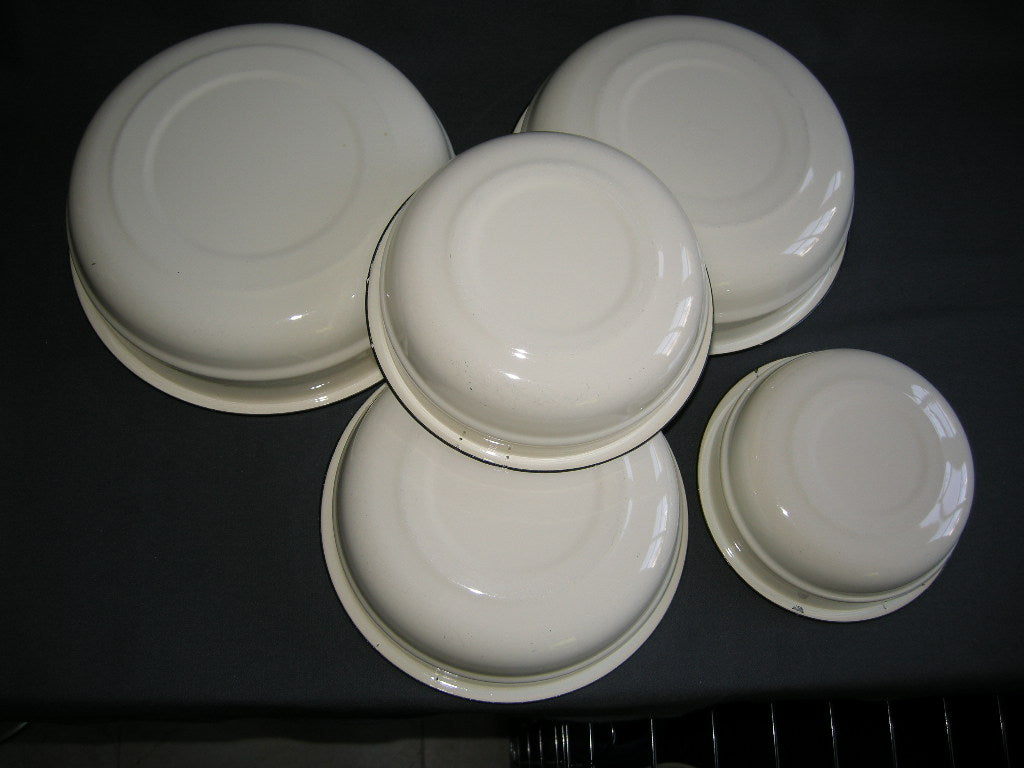 emaille crème 012. 5-delige schalenset