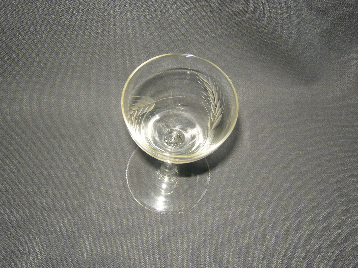 gebruikt glas / kristal glazen 012 b. 5 glaasjes O6,5 cm.