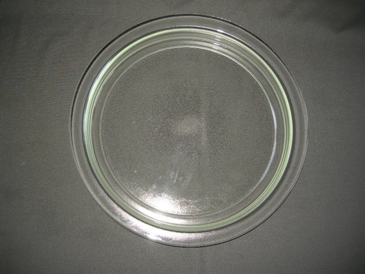 Gebruikt glas - kristal presenteerschalen 013. grote schaal met platte buitenrand