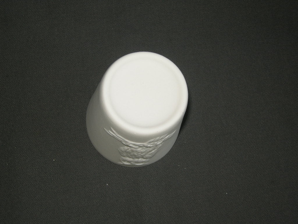 diverse serviesdelen 001. mat witte beker / vaasje met uil