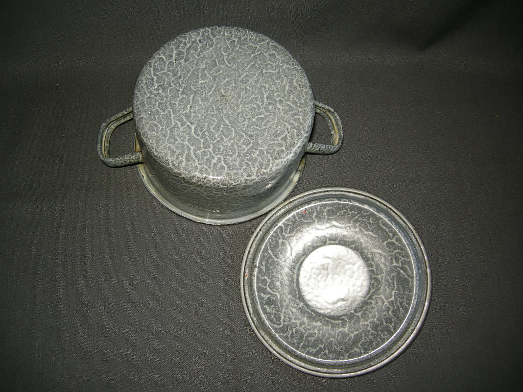 emaille grijs gewolkt 014. pan O19 cm.