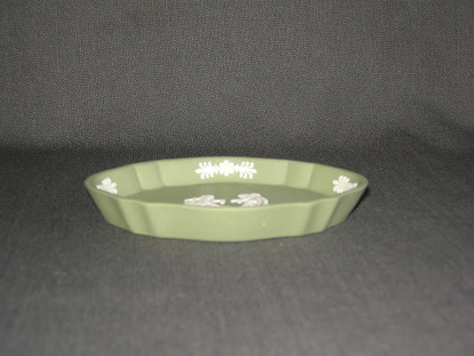 Wedgwood Jasperware groen 015. schaaltje ovaal 11,5 cm.