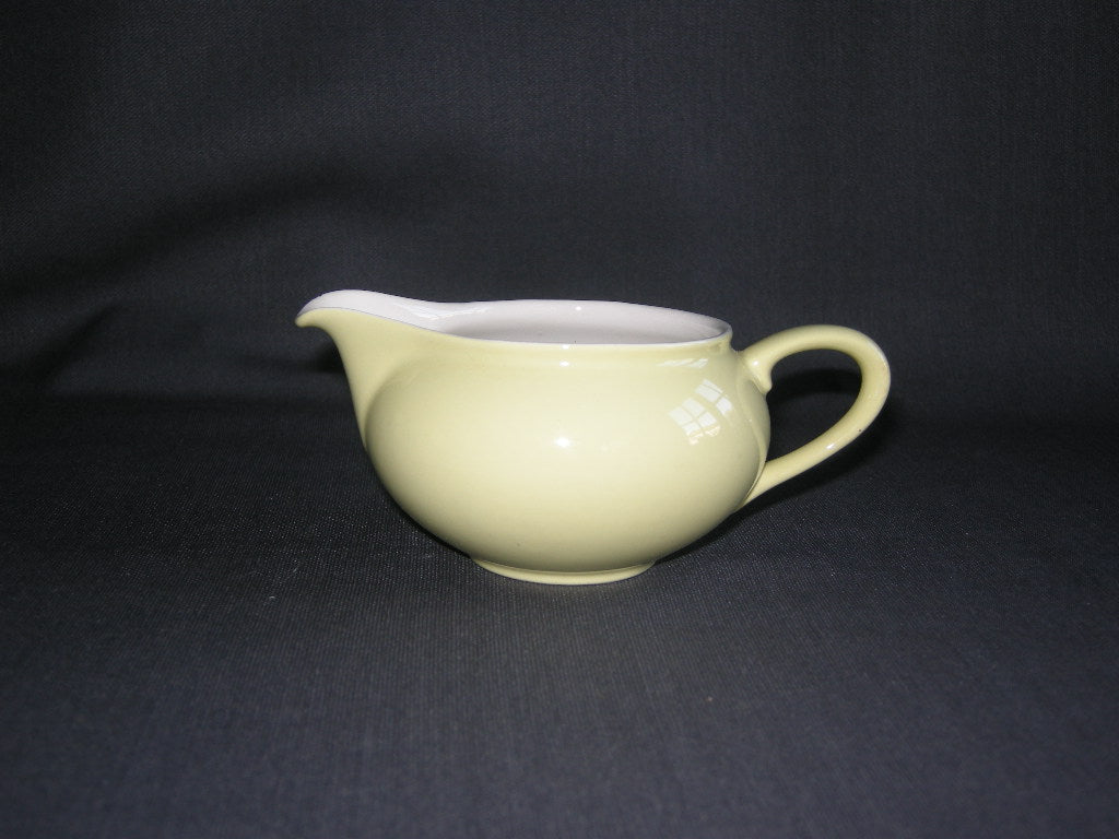 Petrus Regout / Royal Sphinx pastel geel 052. melkkannetje Desiree