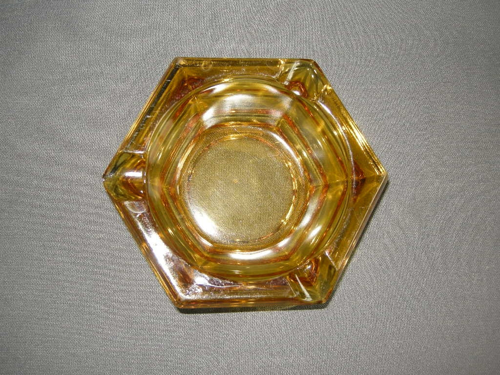 glas - kristal geel 020. asbak 6-kantig