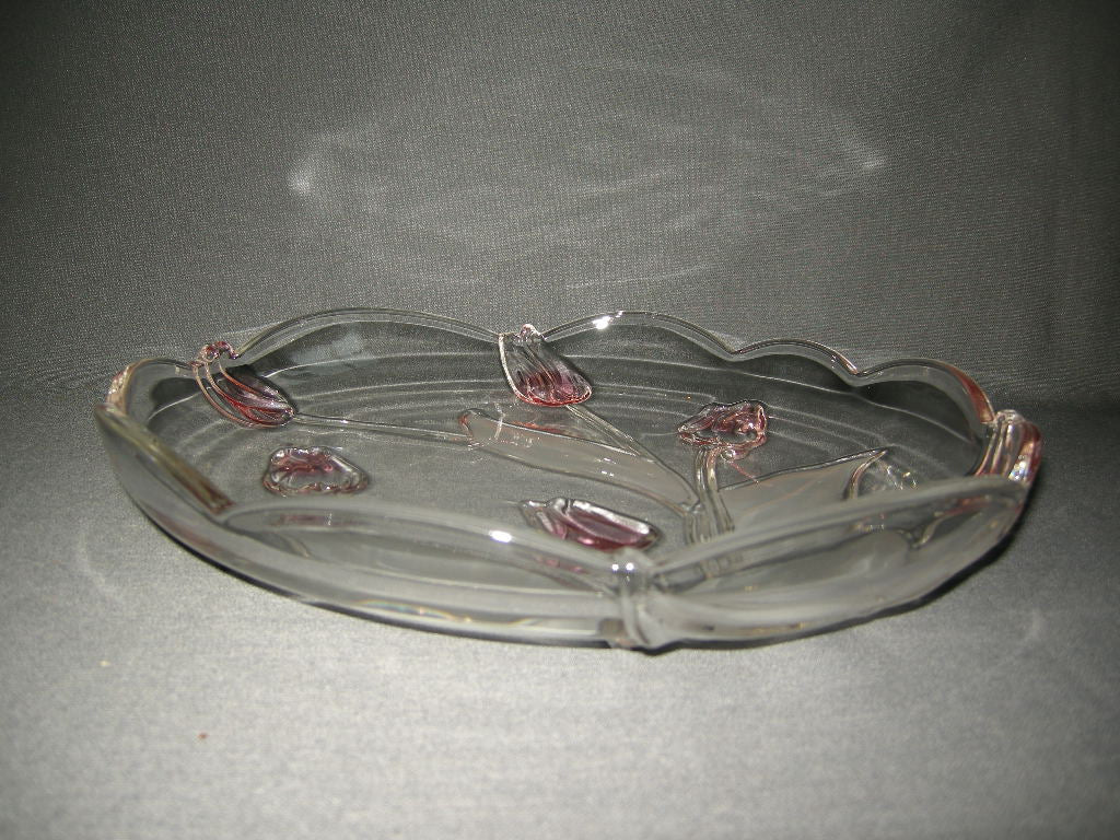 glas - kristal presenteerschalen 022. ronde schaal met reliëf van tulpen
