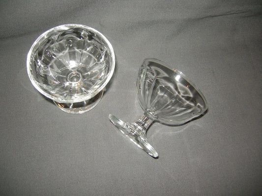 gebruikt glas / kristal glazen 023 b. 2 coupes