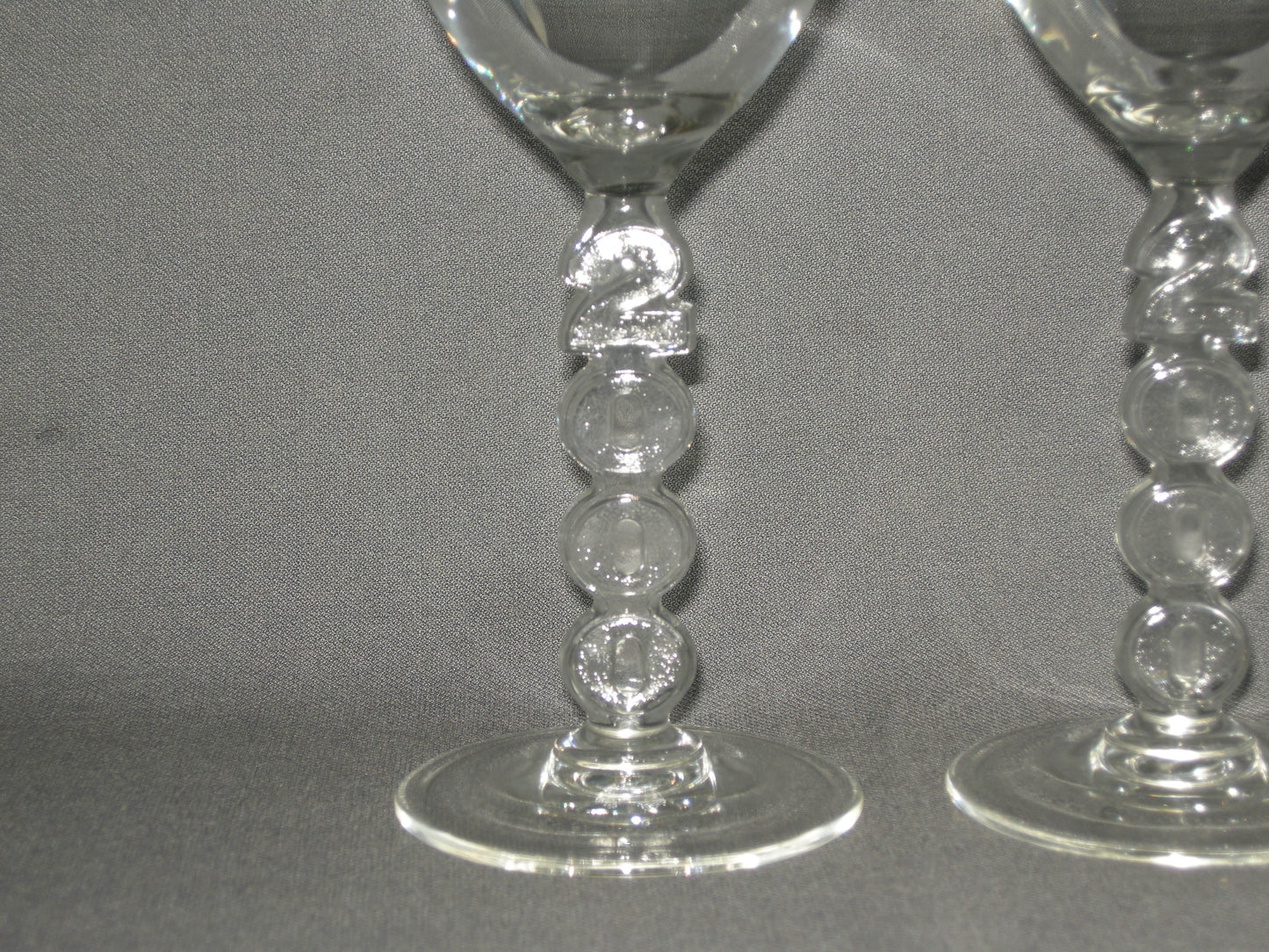 gebruikt glas / kristal glazen 026. 2 Millenium wijnglazen