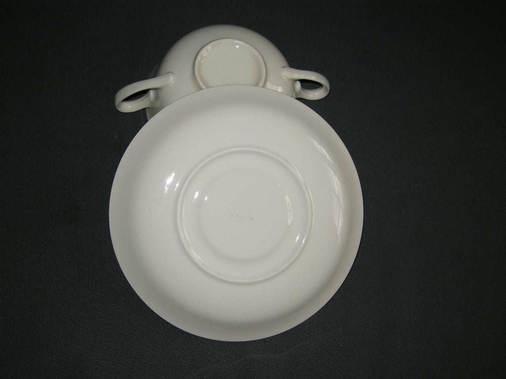 Petrus Regout roomwit 027. losse schotel California doorsnee 17 cm.