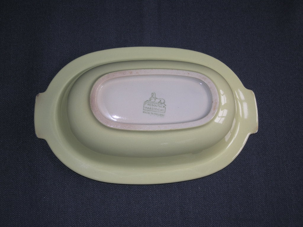 Petrus Regout / Royal Sphinx pastel geel 030. onderkant botervloot