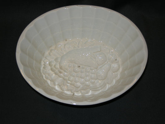 diverse puddingvormen 042. Societé Ceramique fruit 22,5 x 19,5 x 9 cm.