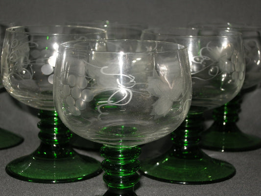 gebruikt glas / kristal glazen 042. 6 roemers met ingeslepen druiven