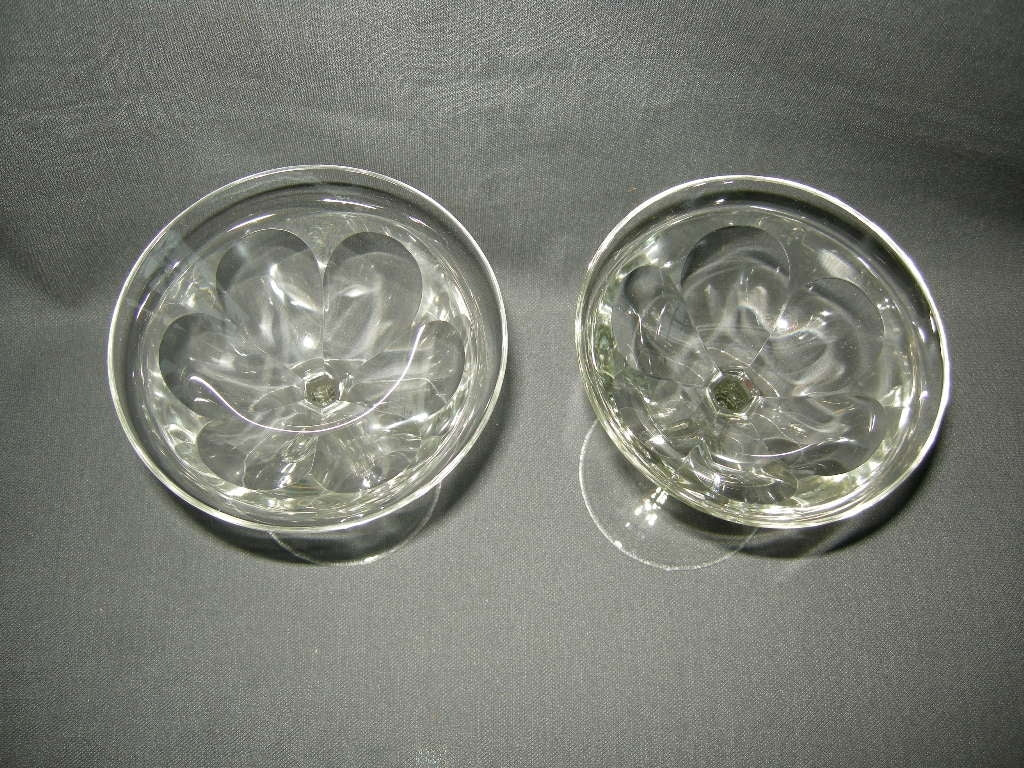 gebruikt glas / kristal glazen 051. 2 grote coupes