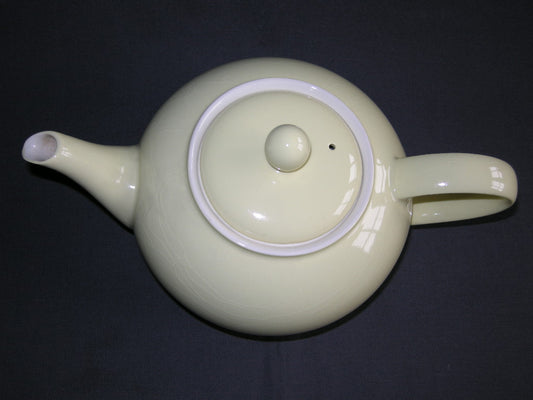 Petrus Regout / Royal Sphinx pastel geel 051. theepot Desiree