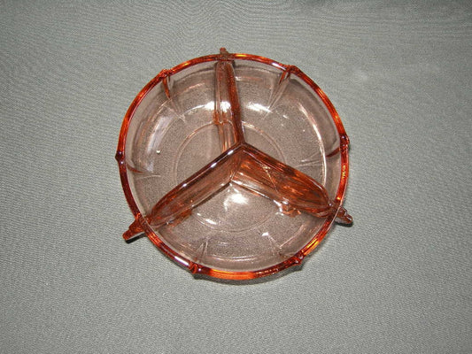 glas - kristal rose 096. 3-vakschaal op pootjes
