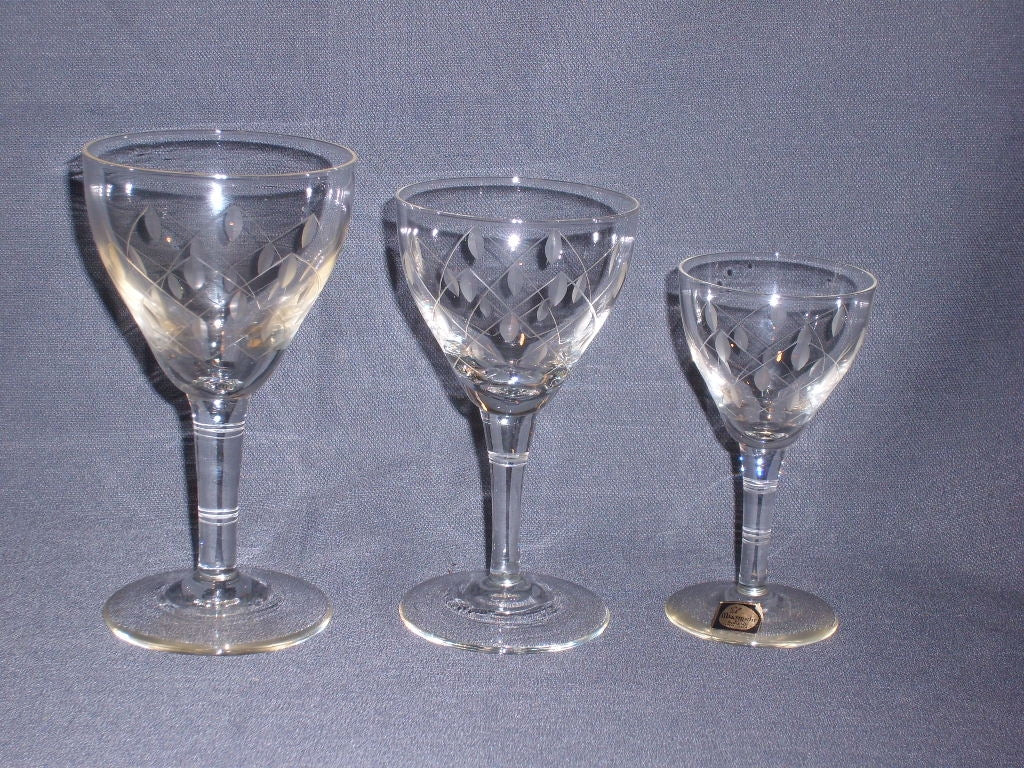 glas - kristal Maastricht 001c. 4 glazen steel O7 cm., hoogte 13 cm.