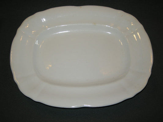 Petrus Regout Wellington 013. schaal rechthoekig 29,5 cm.