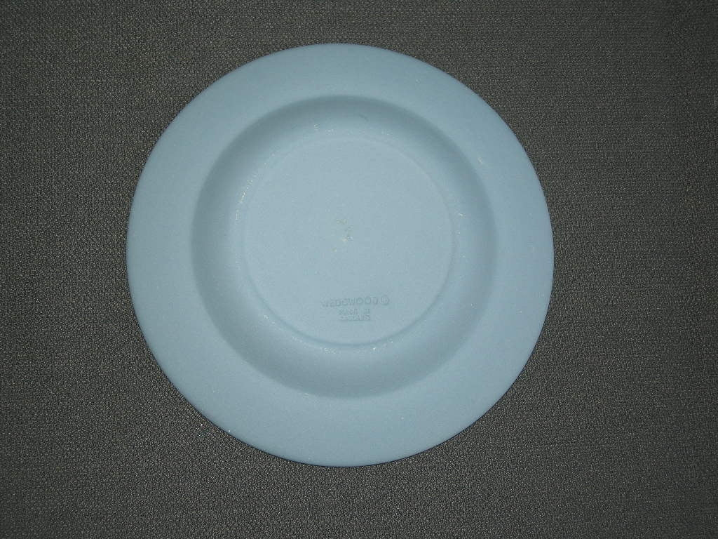 Wedgwood Jasperware blauw 039. bordje O11,3 cm. Rotary international