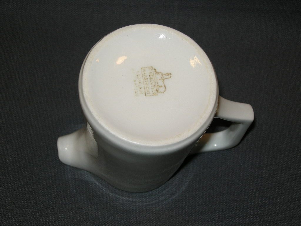 Petrus Regout wit 051. melkkannetje
