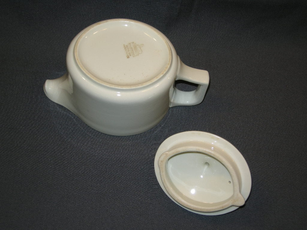 Petrus Regout wit 052. theepotje