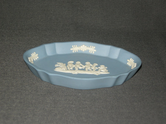 Wedgwood Jasperware blauw 067. ovaal schaaltje