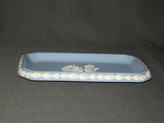 Wedgwood Jasperware blauw 072. rechthoekig schaaltje