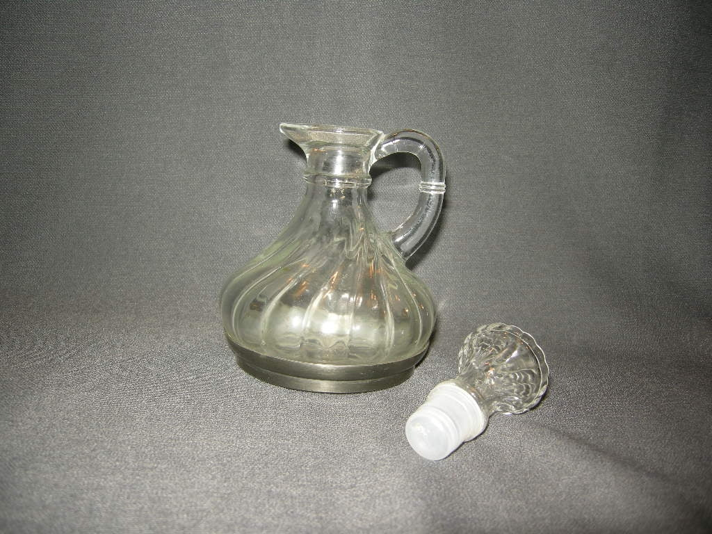 Gebruikt glas - kristal karafje met tinnen rand