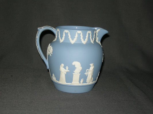Wedgwood Jasperware blauw 075. schenkkan