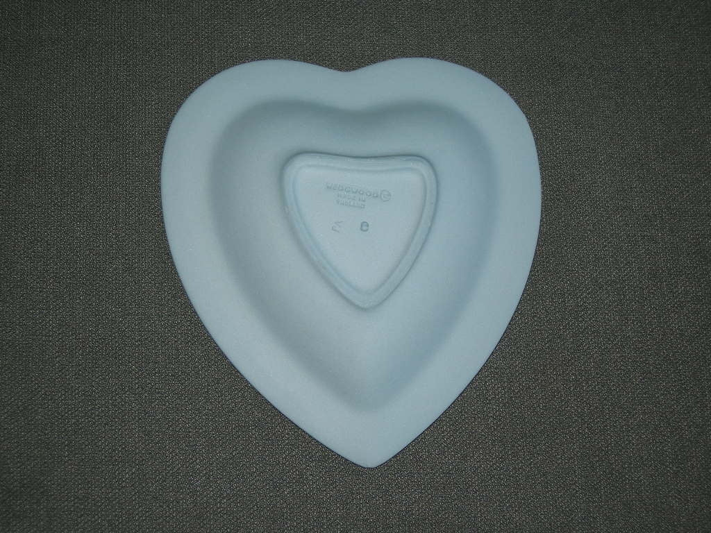 Wedgwood Jasperware blauw 080. schaaltje harten