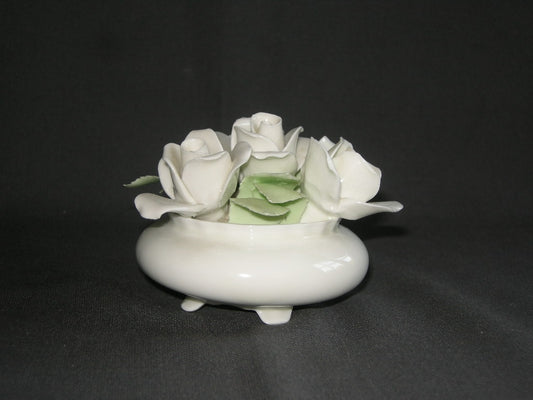 Royal Albert diverse 002. bloemstukje wit - lichtgroen