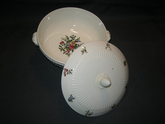 Wedgwood Conway dekschaal O20,5 cm.